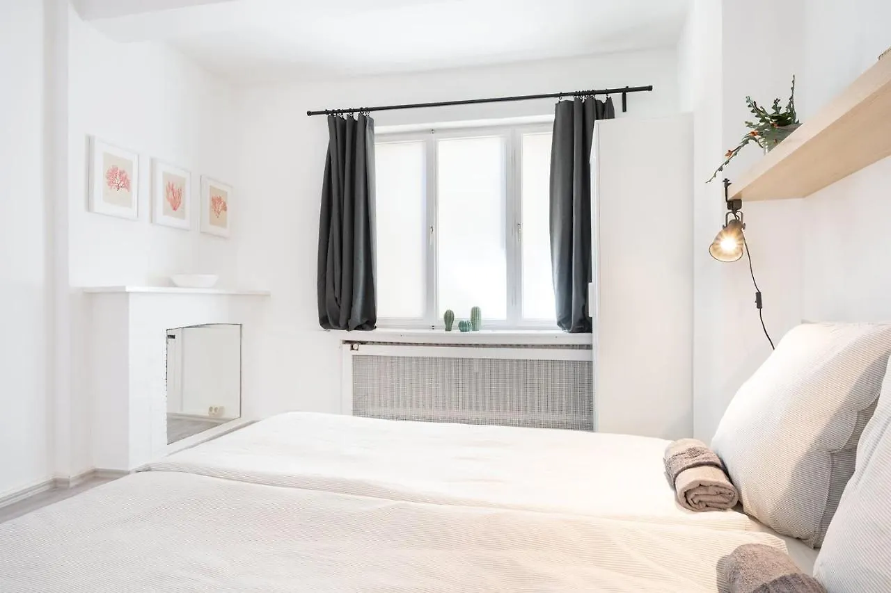 2 Bedroom Top Floor Apartment Direct On Marienplatz Munich